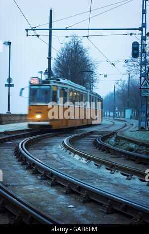 Le Tram à Budapest, Hongrie Banque D'Images