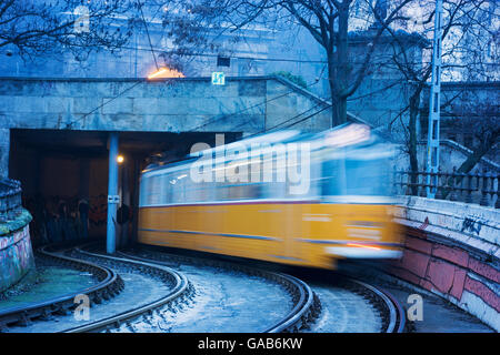 Le Tram à Budapest, Hongrie Banque D'Images