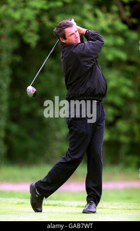 Golf - Celebrity Pro-Am - le Beffroi.Alan Hansen en action Banque D'Images