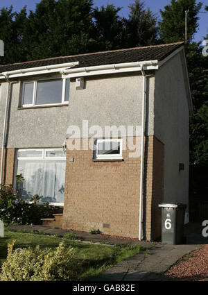 Photo datée du 19/09/2007 de la propriété semi-détachée sur le croissant Neuk à Houston, qui a été la maison de Bilal Abdullah et de Kafeel Ahmed, les deux hommes liés à l'attaque terroriste de l'aéroport de Glasgow. Banque D'Images