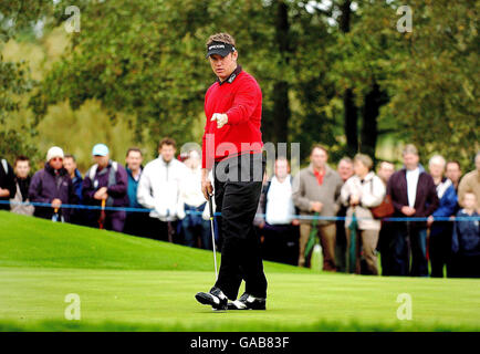 Golf - Quinn Direct British Masters - deuxième jour - le beffroi.Lee Westwood, de l'Angleterre, pendant les Quinn Direct British Masters au Belfry, Wilshaw, Sutton Coldfield. Banque D'Images