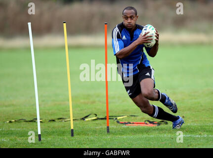 Nouvelle-Zélande tous les Noirs Joe Rokocoko lors d'une session d'entraînement à la Vale, Hensol, Vale de Glamourgan. Banque D'Images