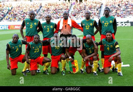 Football - coupe du monde de la FIFA 2002 - Groupe E - Cameroun / Arabie Saoudite. Groupe d'équipe du Cameroun Banque D'Images