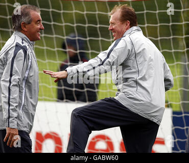 Soccer - Championnat d'Europe UEFA 2008 Qualifications - Groupe E - v Angleterre Estonie - Formation - London Colney Banque D'Images