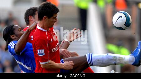 Soccer - Barclays Premier League - Middlesbrough / Chelsea - Riverside Stadium. Didier Drogba de Chelsea en action Banque D'Images