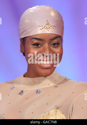 Antonia Okonma, qui est l'une des célébrités participant au Cirque de Celebrity de cette année, pose lors d'une séance photo à Woolwich Park, Londres. Banque D'Images