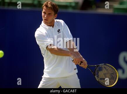 Tennis - Nottingham Open 2002 - première partie.Michel Kratochvil sur son chemin pour battre Jamie Delagado, de Grande-Bretagne Banque D'Images