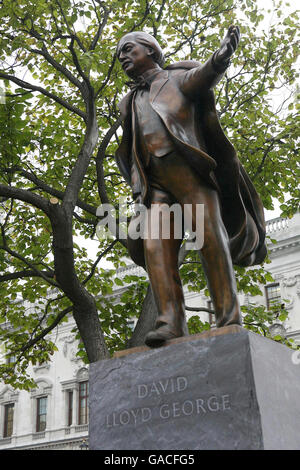 Statues et monuments commémoratifs - David Lloyd George - Londres.Une statue de David Lloyd George est dévoilée sur la place du Parlement, à Westminster, à Londres. Banque D'Images