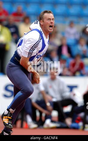 Athlétisme - épreuves du Commonwealth Aqua-Pura. Mick Hills en action pendant le javelin pour hommes Banque D'Images