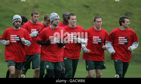 Les joueurs celtiques lors d'une séance d'entraînement au Centre d'entraînement du Celtic FC, Lennoxtown. Banque D'Images