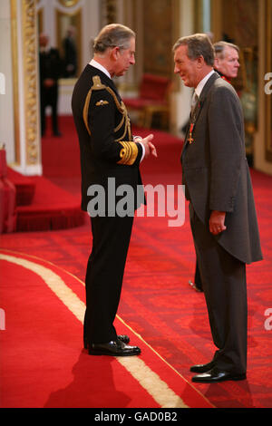 M. Andrew Holmes est fait OBE par le Prince de Galles à Buckingham Palace. Cette photo doit être créditée à PA photos. Banque D'Images