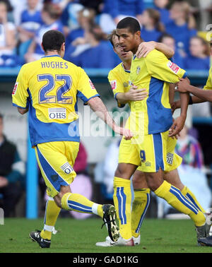 Jermaine Beckford, de Leeds United, fête ses scores lors du match de la Coca-Cola football League One à Brunton Park, Carlisle. Banque D'Images