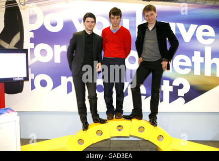 Franz Ferdinand visite une nouvelle galerie d'exposition sonore au Musée des Sciences de Londres. Banque D'Images