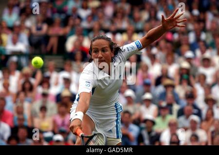 Tennis, Wimbledon 2002, première partie. Jane O'Donoghue en action contre venus Williams Banque D'Images