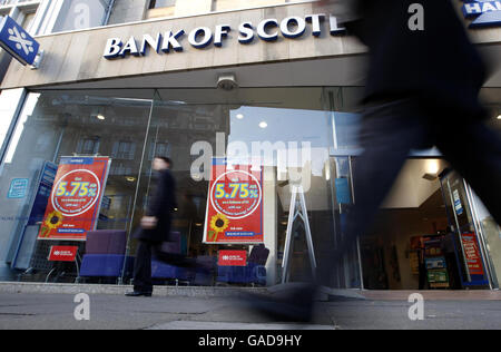 Vue générale de la Halifax Bank of Scotland sur la rue George à Édimbourg. Banque D'Images