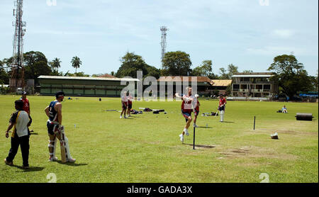 Cricket - Angleterre - Session Nondescripts Filets Cricket Club Banque D'Images