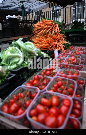 Photo générique d'un stand de fruits et légumes sur un marché agricole à Richmond, Surry PRESS ASSOCIATION photo. Date de la photo: Samedi 24 novembre 2007. Le crédit photo devrait se lire: Steve Parsons/PA Wire Banque D'Images