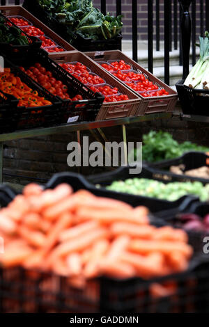 Photo générique d'un stand de fruits et légumes sur un marché agricole à Richmond, Surry PRESS ASSOCIATION photo. Date de la photo: Samedi 24 novembre 2007. Le crédit photo devrait se lire: Steve Parsons/PA Wire Banque D'Images