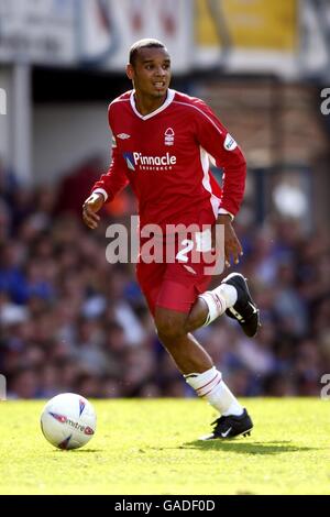 Football - Nationwide League Division One - Portsmouth / Nottingham Forest. Matthieu Louis-Jean de Nottingham Forest Banque D'Images