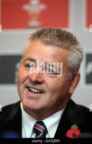 Warren Gatland est dévoilé en tant que nouvel entraîneur de rugby gallois lors d'une conférence de presse au Millennium Stadium, Cardiff. Banque D'Images