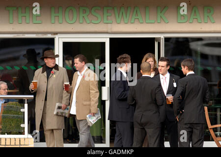 Les courses de chevaux - Gentleman's Day - Sandown Banque D'Images