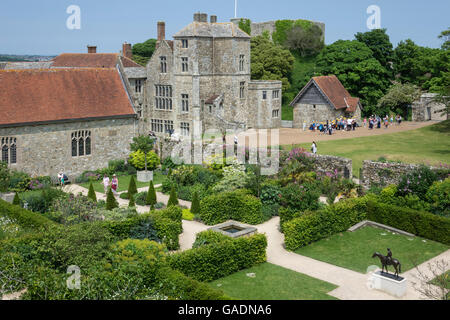 L'Angleterre, dans le Hampshire, à l'île de Wight, château de Carisbrooke avec Princesse Béatrice jardin Banque D'Images