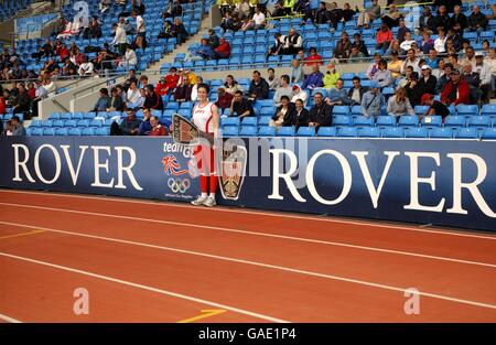 Kelly Morgan célèbre un nouveau record britannique dans le domaine des femmes javelin Banque D'Images