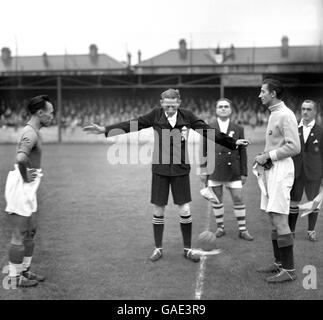 Soccer - Jeux Olympiques d'été 1948 - La Chine v Turquie - Londres - Walthamstow Banque D'Images