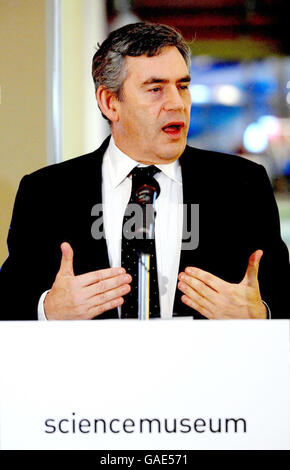 Le Premier ministre britannique Gordon Brown à l'ouverture de l'exposition Launchpad au Science Museum, dans le centre de Londres. Banque D'Images