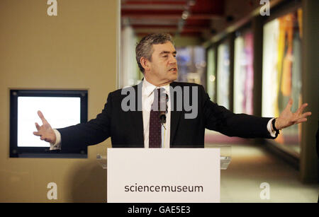 Gordon Brown se rend au Science Museum Banque D'Images