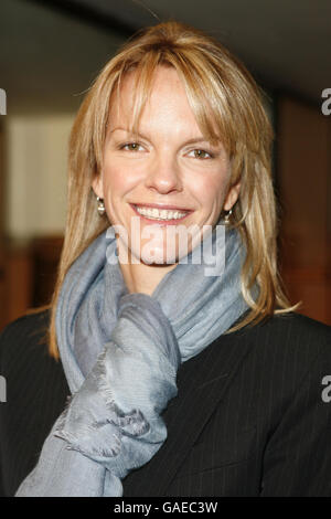 Prix Women in film and Television - Londres.Elizabeth Murdoch arrive au prix Women in film and Television de l'hôtel Hilton dans le centre de Londres. Banque D'Images