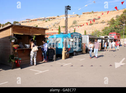 Port Adriano Street Food Festival - divers camions d'aliments et repas - Port Adriano Marina, El Toro, Calvia, Majorque Banque D'Images