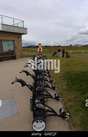 Oor golfeur sur oor wullie sentier du godet à carnoustie golf links angus ecosse juillet 2016 Banque D'Images