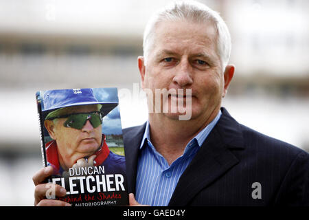 Cricket - Duncan Fletcher livre signature - Le Brit Oval Banque D'Images