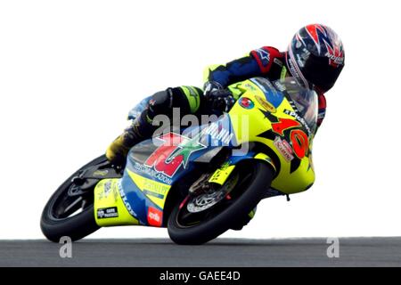 Motocyclisme - Grand Prix britannique Cinzano - moto GP. Simone Sanna lors des qualifications pour la course 125cc Banque D'Images