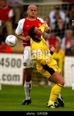 Pascal Cygan d'Arsenal en action lors de ses débuts contre Stevenage Quartier Banque D'Images