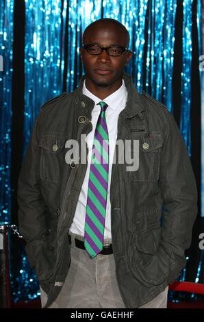 Première enchantée - Los Angeles.Taye Diggs arrive à la première de Enchanted au théâtre El Capitan de Los Angeles Banque D'Images