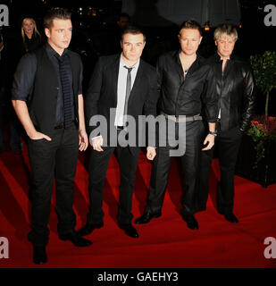 Westlife arrive pour le Variety Club showbiz Awards 2007 au London Hilton on Park Lane dans le centre de Londres, PHOTO DE L'ASSOCIATION DE PRESSE, dimanche 18 novembre 2007. Le crédit photo devrait se lire: Anthony Devlin/PA Banque D'Images