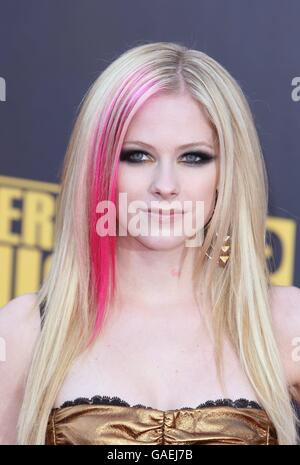 Avril Lavigne arrive aux American Music Awards 2007 au Nokia Theatre de Los Angeles. Banque D'Images