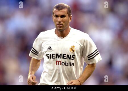 Football - Real Madrid Centenary Tournament - Real Madrid / Bayern Munich. Zinedine Zidane, Real Madrid Banque D'Images