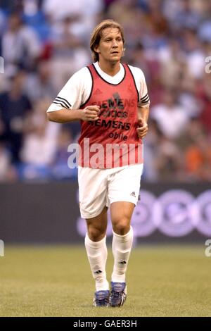 Football - Real Madrid Centenary Tournament - Real Madrid / Bayern Munich. Michel Salgado, Real Madrid Banque D'Images