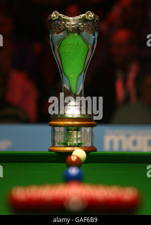 Le trophée du championnat britannique Maplin avant de final entre Ronnie O'Sullivan et Stephen Maguire. Le Malplin Championnat du Royaume-Uni . Telford International. Aujourd'hui, Dimanche 16 décembre 2007 . Photo : Nick Potts/PA Banque D'Images