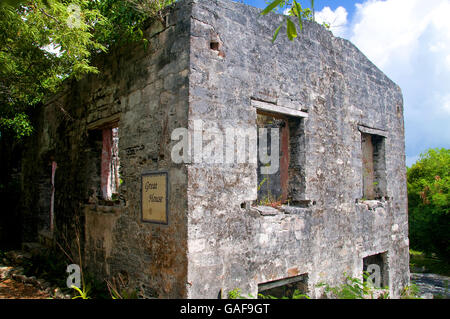 L'immense terrain de la Wade's Green Plantation sur la Caïque du Nord offre d'intéressantes ruines depuis les années 1700 comme la Grande Chambre. Banque D'Images