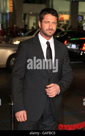 Gerard Butler arrive à la première de P.S I Love You au Grauman's Chinese Theatre à Hollywood, Los Angeles. Banque D'Images
