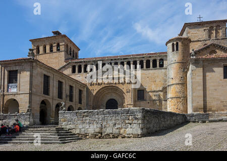 L'Espagne, Cantabria, Santillana del Mar, collégiale Banque D'Images