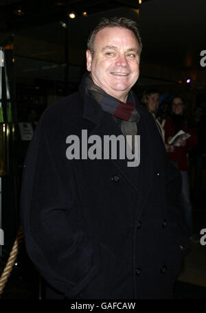 Norman Pace arrive pour la soirée presse de la pièce de Patrick Marber, Dealer's Choice, aux Trafalgar Studios, dans le centre de Londres. Banque D'Images