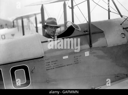 Transports - Air - Kings Cup Air Race - Le capitaine Geoffrey de Havilland Banque D'Images