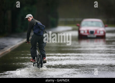 L'inondation continue au Royaume-Uni Banque D'Images