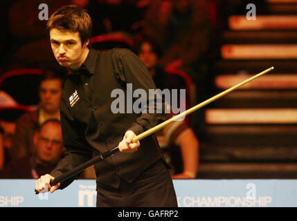 Snooker - Championnat du Royaume-Uni de Maplin - Centre international - Telford.Michael Holt pendant son match avec Ronnie O'Sullivan pendant le championnat britannique de Maplin au Centre International, Telford. Banque D'Images