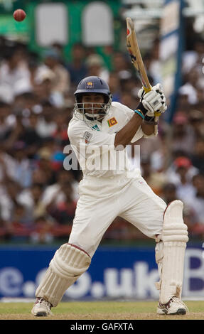 Cricket - troisième test - deuxième jour - Sri Lanka / Angleterre - Stade international de Galle - Galle.Les chauves-souris Tillacaratne Dilshan du Sri Lanka lors du troisième match d'essai au stade international de Galle, à Galle. Banque D'Images